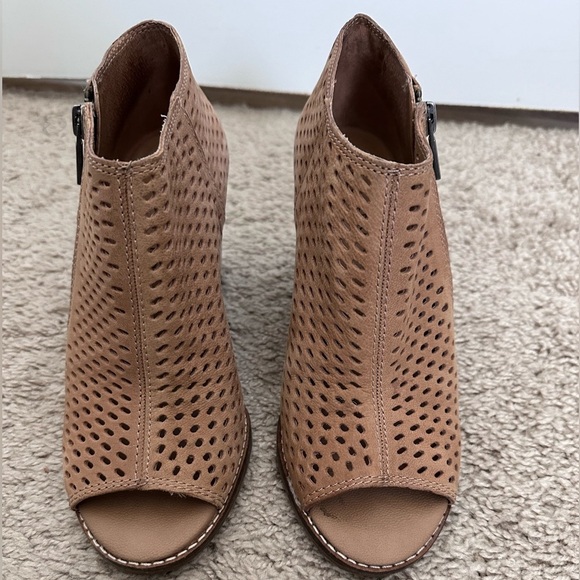 Lucky Brand Tan Wedge Ankle Boots with Peep Toe and Side Zipper - Picture 3 of 8